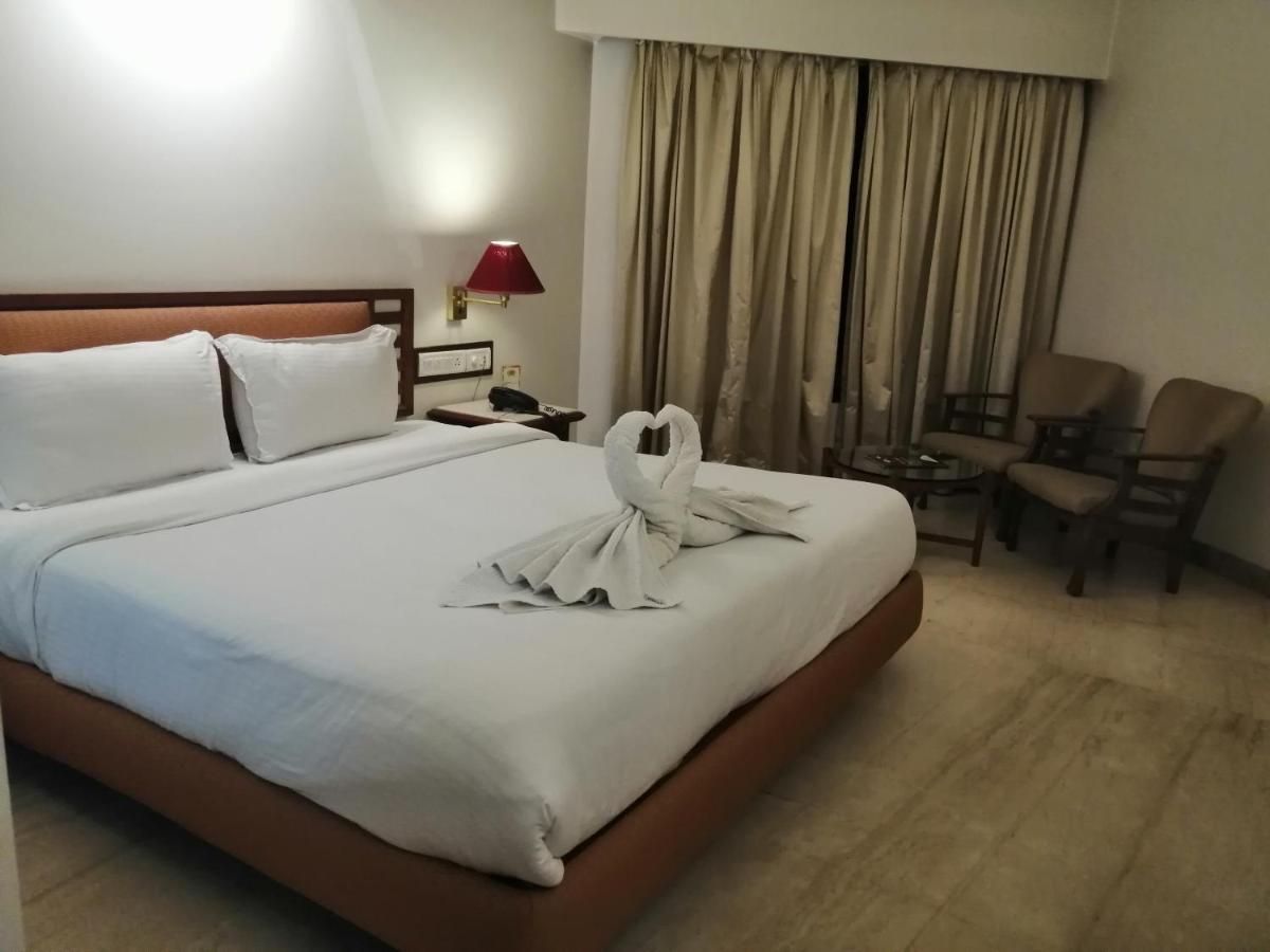 Maharaja Regency Hotel Satara Luaran gambar