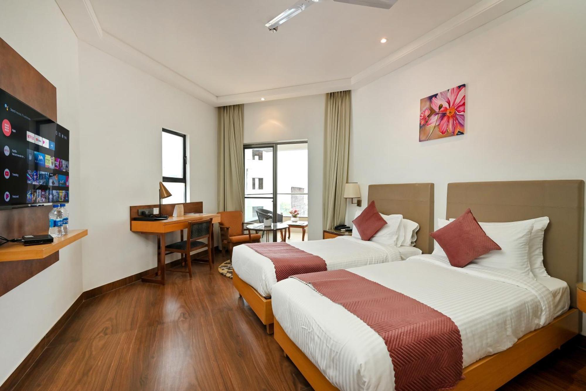 Maharaja Regency Hotel Satara Luaran gambar