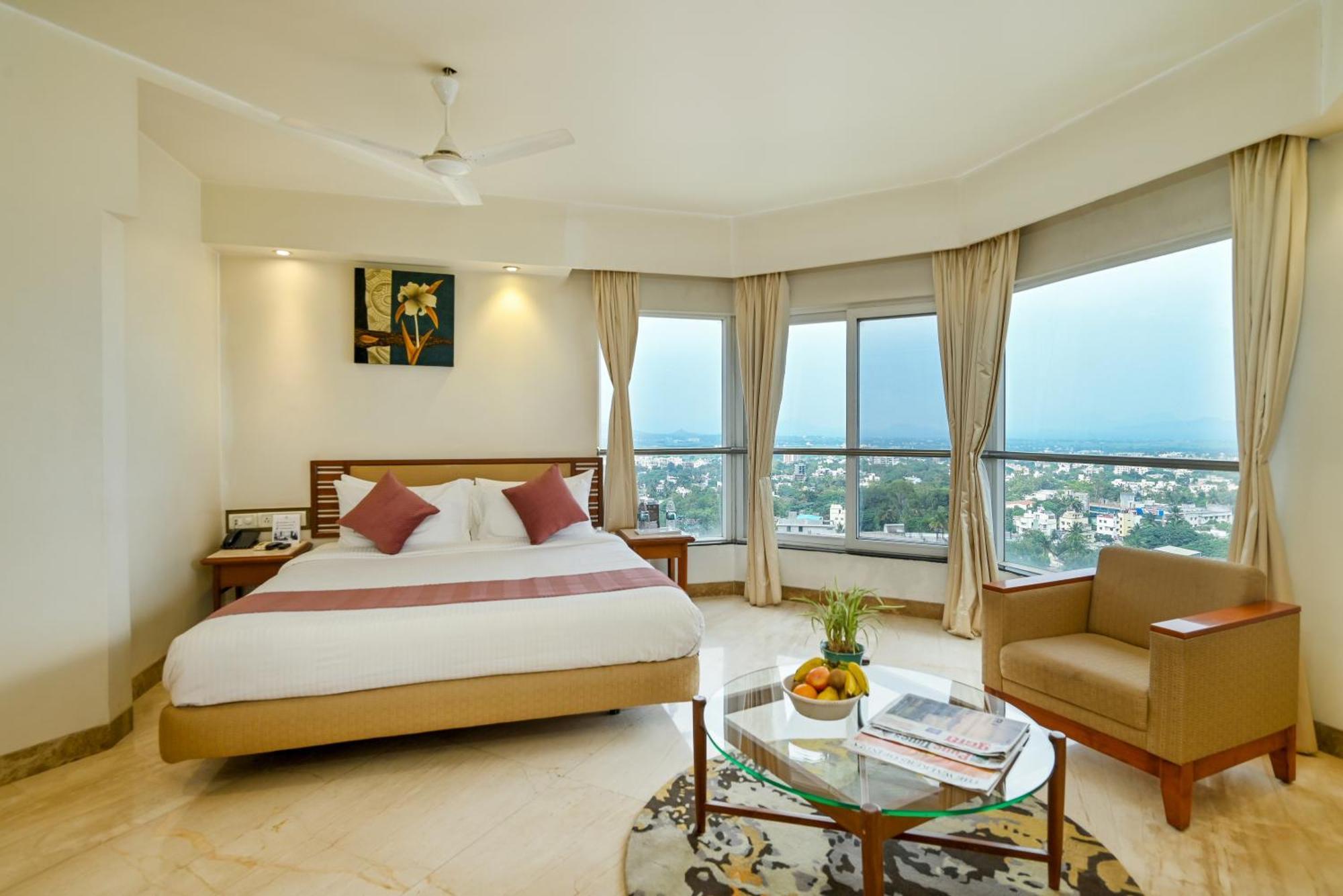 Maharaja Regency Hotel Satara Luaran gambar