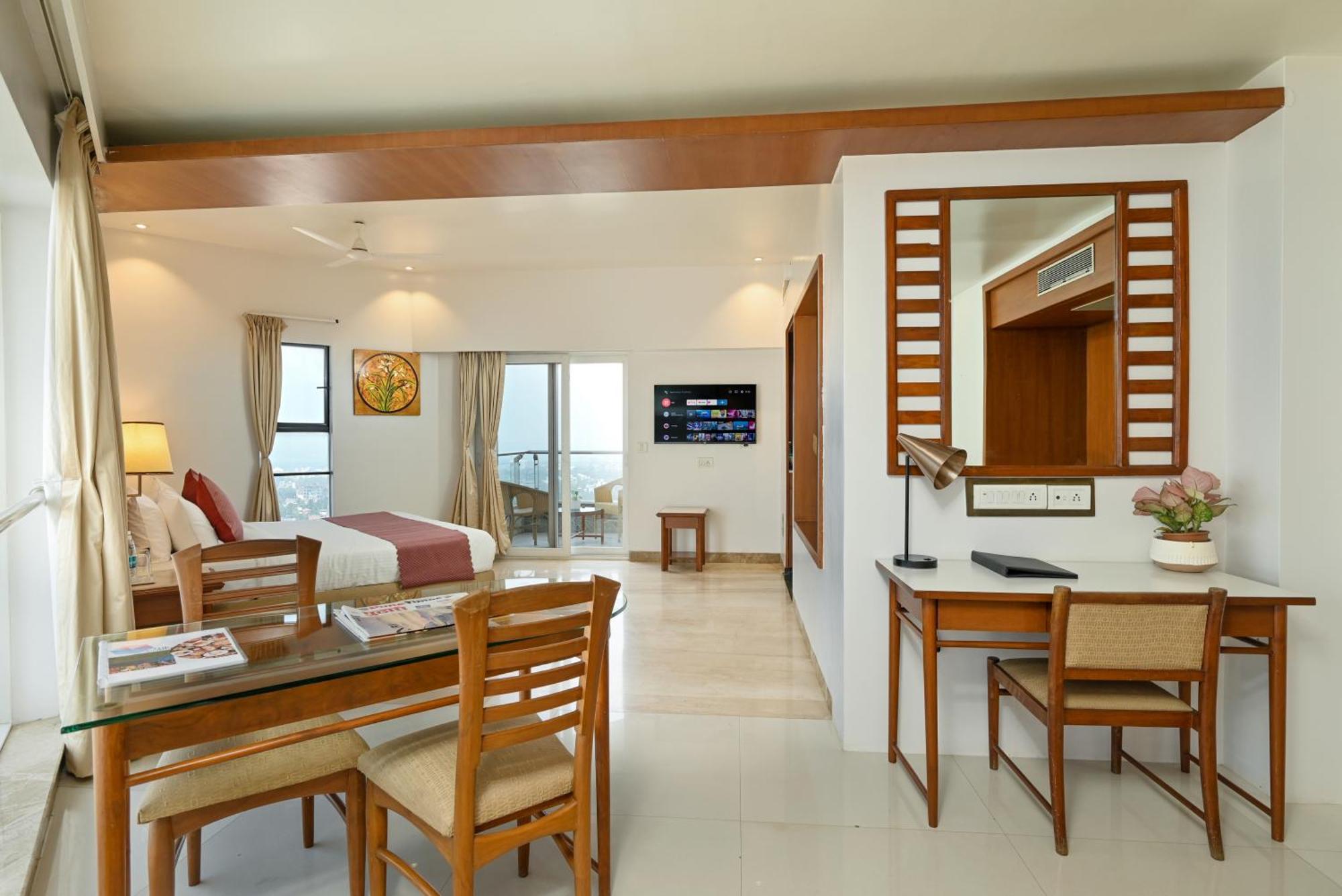 Maharaja Regency Hotel Satara Luaran gambar