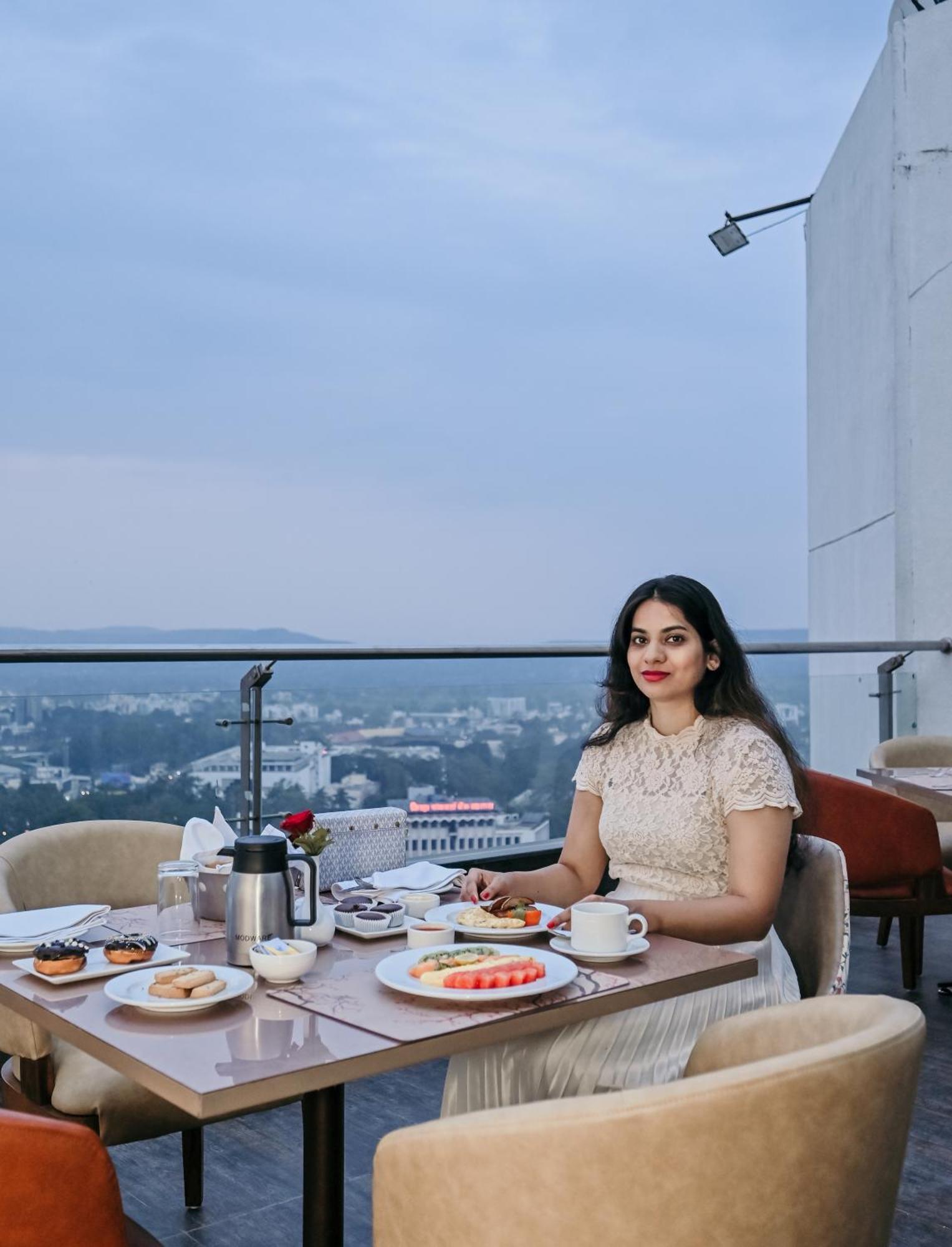 Maharaja Regency Hotel Satara Luaran gambar