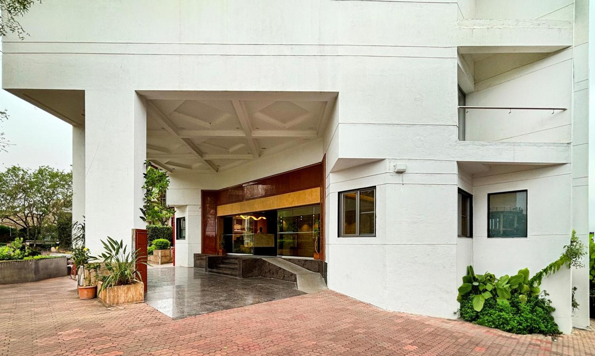 Maharaja Regency Hotel Satara Luaran gambar