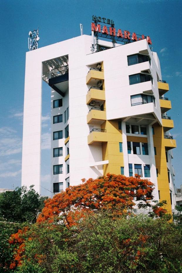 Maharaja Regency Hotel Satara Luaran gambar