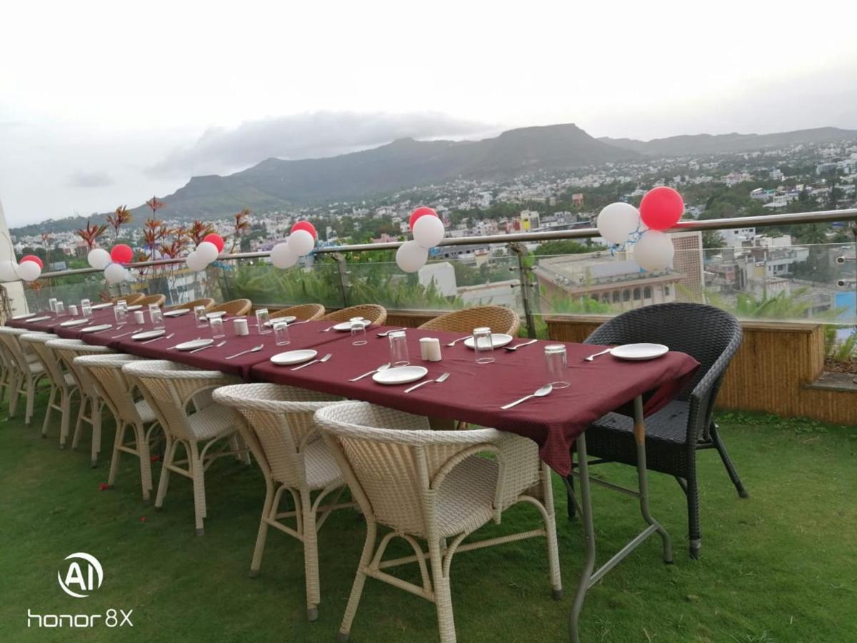Maharaja Regency Hotel Satara Luaran gambar