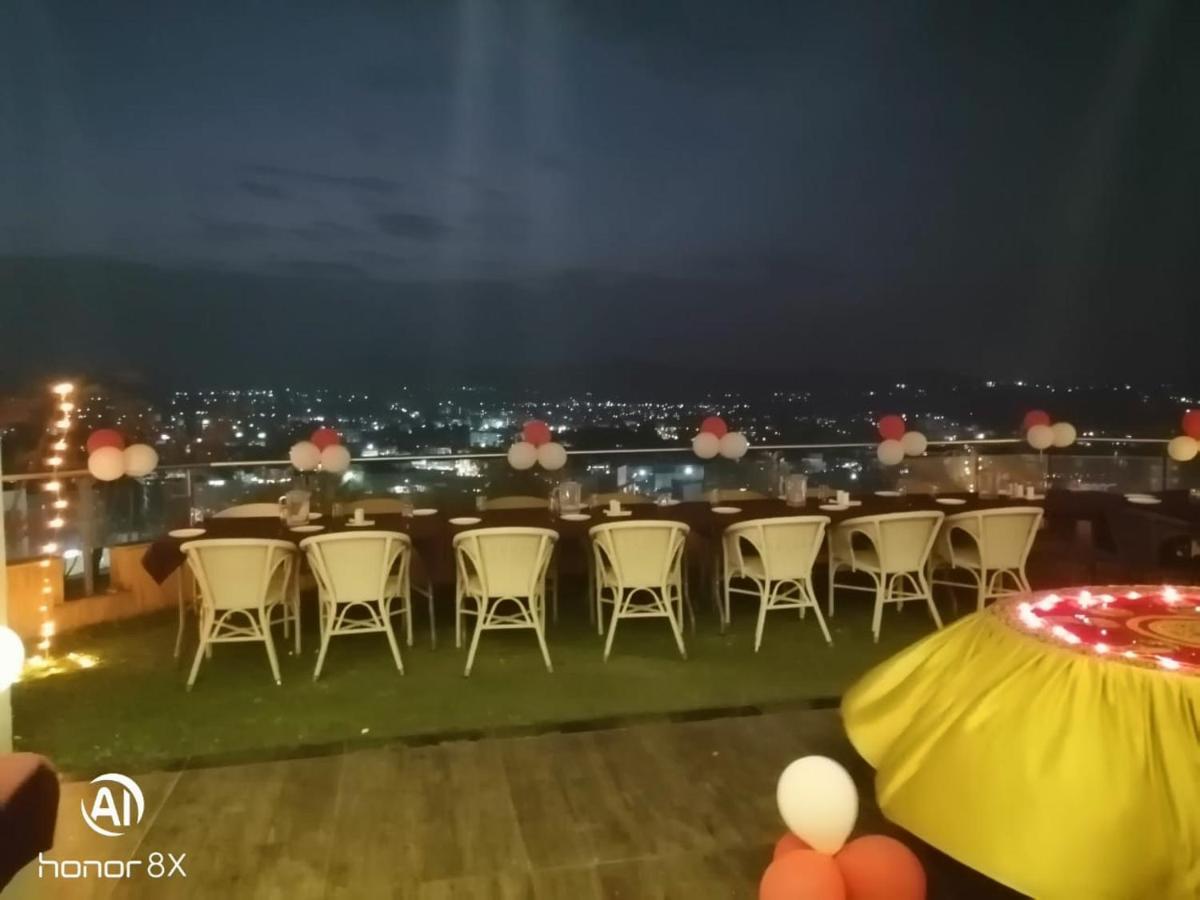 Maharaja Regency Hotel Satara Luaran gambar