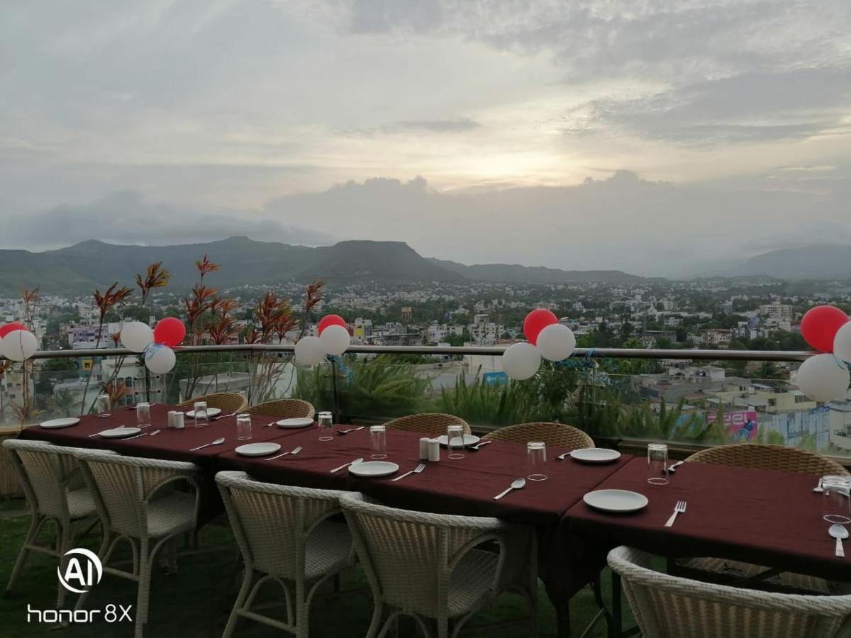 Maharaja Regency Hotel Satara Luaran gambar